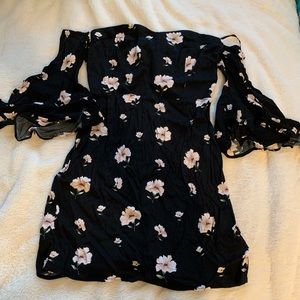 Forever 21 Black top with flowers